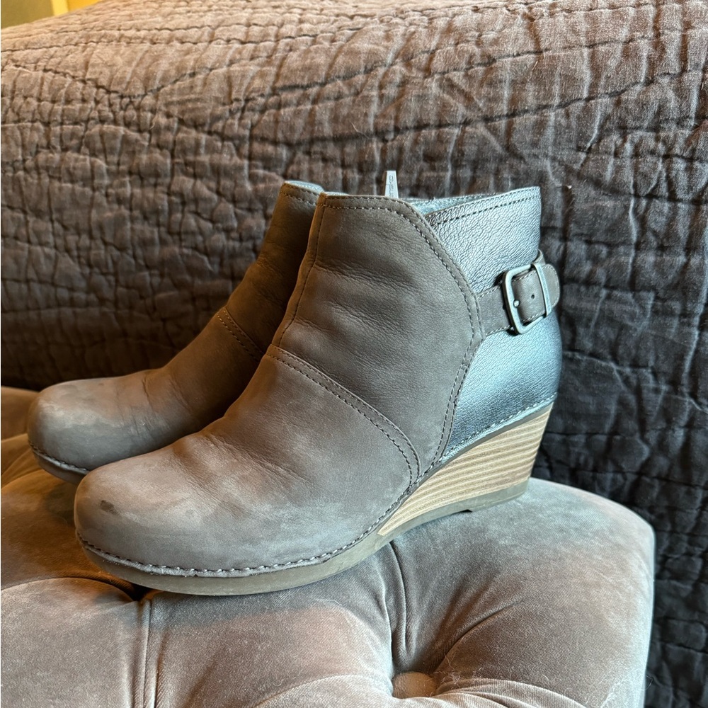 Dansko wedge booties - leather and suede size 41 (9.5-10)